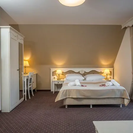 Carlina & Hotel 3*